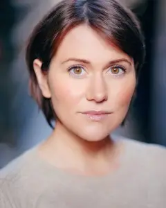 Julie Heatherill 8x10 02 colour